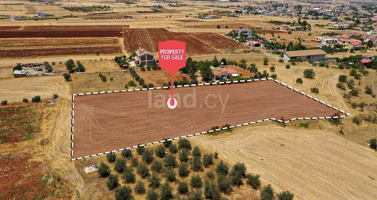 Жилое поле на продажу в Никосия