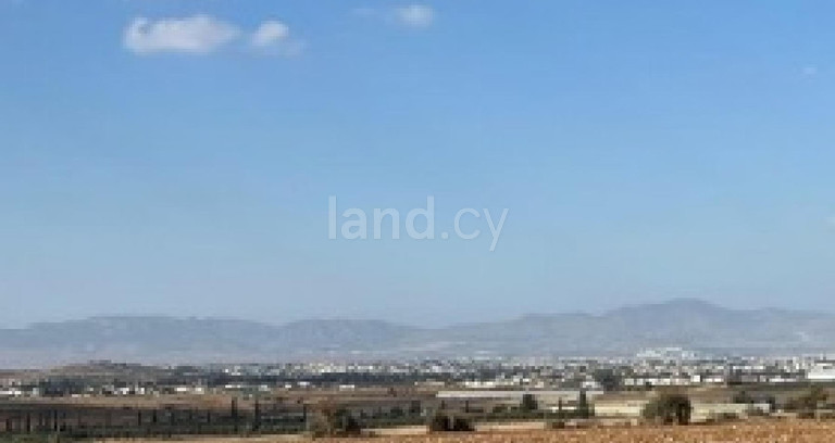Сельскохозяйственное поле на продажу в Никосия