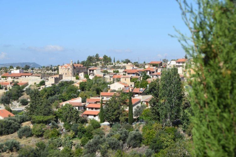 Жилой участок на продажу в Лимассол