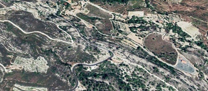 Сельскохозяйственное поле на продажу в Лимассол