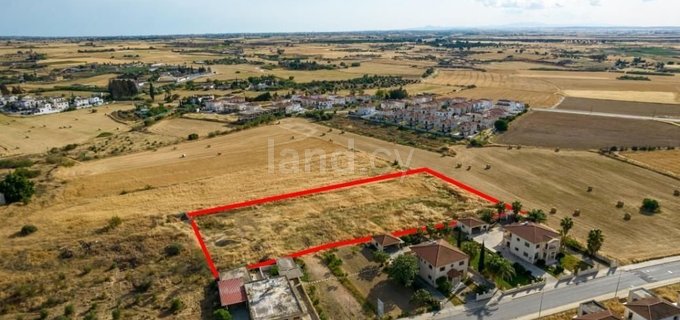 Residential field for sale in Vrysoulles