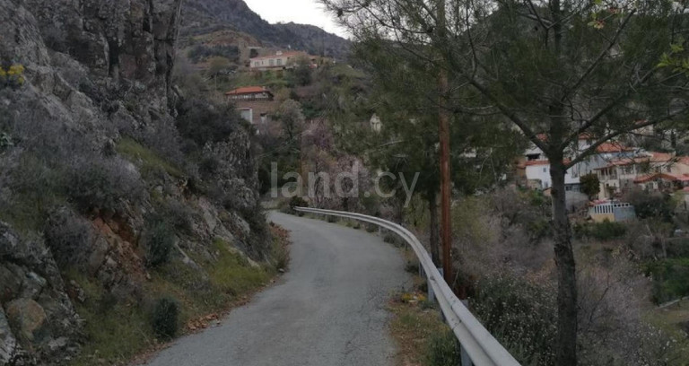 Fält avsett för boende till salu i Larnaca