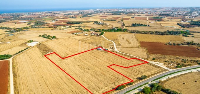 Landwirtschaftliches Baugebiet in Larnaca zu verkaufen