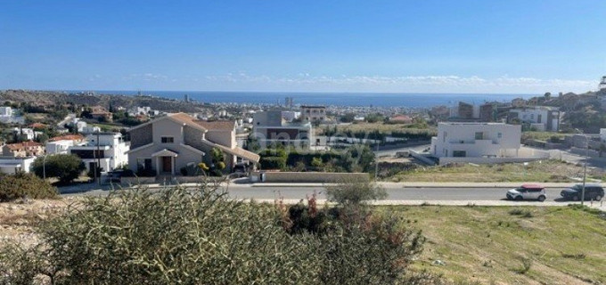 Fält avsett för boende till salu i Limassol