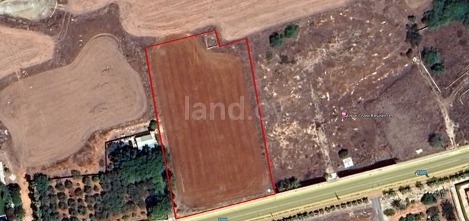 Touristic field for sale in Sotira