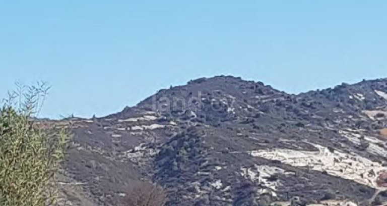 Сельскохозяйственное поле на продажу в Лимассол