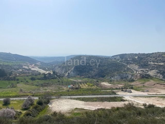 Landwirtschaftliches Baugebiet in Paphos zu verkaufen