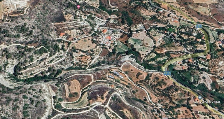 Jordbruksfält till salu i Limassol