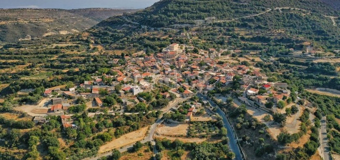 Landwirtschaftliches Baugebiet in Limassol zu verkaufen