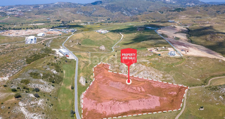 Landwirtschaftliches Baugebiet in Paphos zu verkaufen