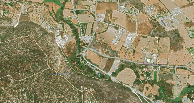 Сельскохозяйственное поле на продажу в Лимассол