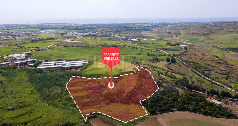 Pole mieszkaniowe na sprzedaż w Paphos