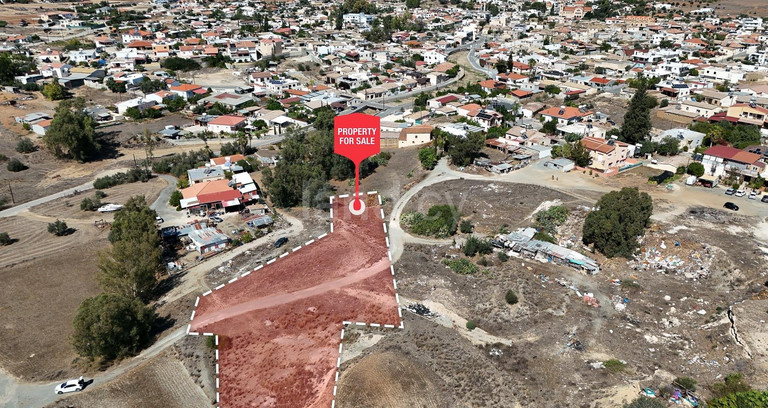 Fält avsett för boende till salu i Nicosia