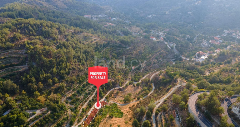 Fält avsett för boende till salu i Limassol