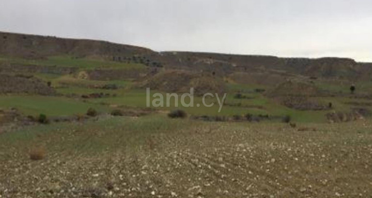 Landwirtschaftliches Baugebiet in Nicosia zu verkaufen