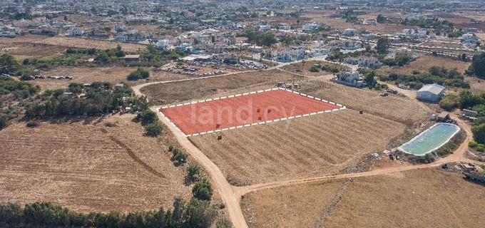Fält avsett för boende till salu i Larnaca