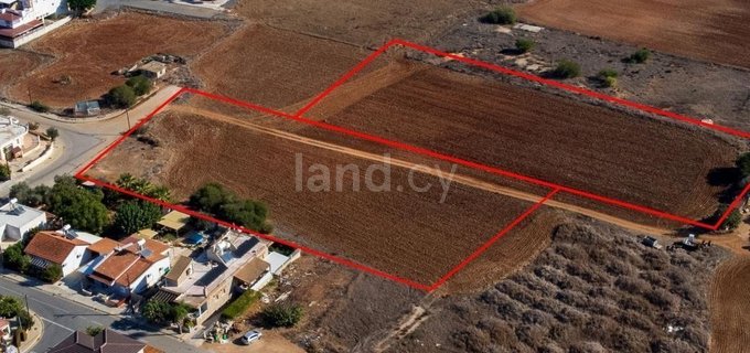 Campo residencial a la venta en Deryneia