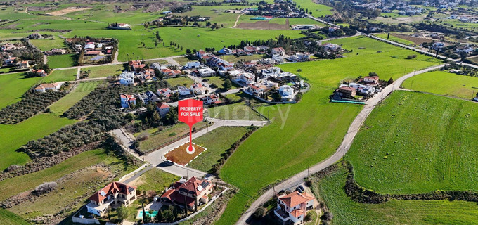 Жилой участок на продажу в Никосия