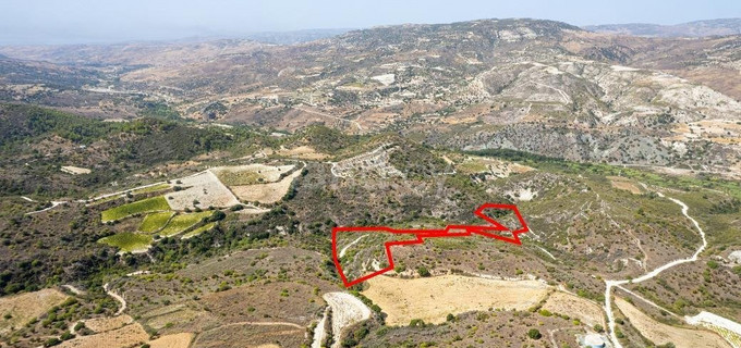 Landwirtschaftliches Grundstück in Limassol zu verkaufen