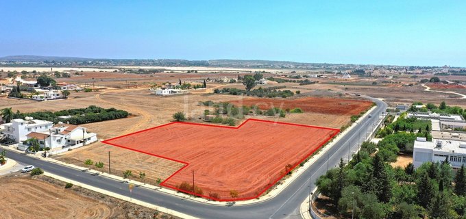 Campo residencial a la venta en Deryneia