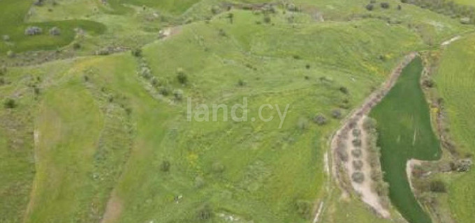 Landwirtschaftliches Baugebiet in Paphos zu verkaufen