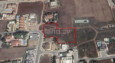 Residential plot for sale in Paralimni