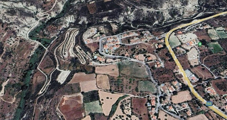 Jordbruksfält till salu i Limassol