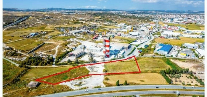 Campo industrial a la venta en Larnaca