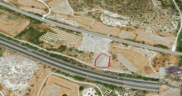 Сельскохозяйственное поле на продажу в Лимассол