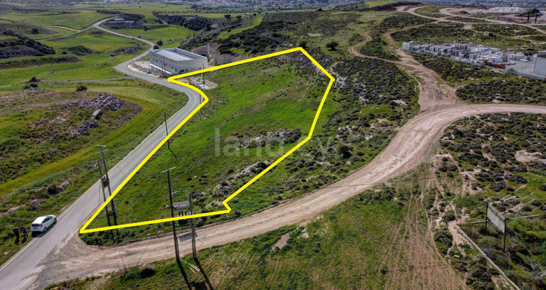 Terrain industriel à vendre à Paphos