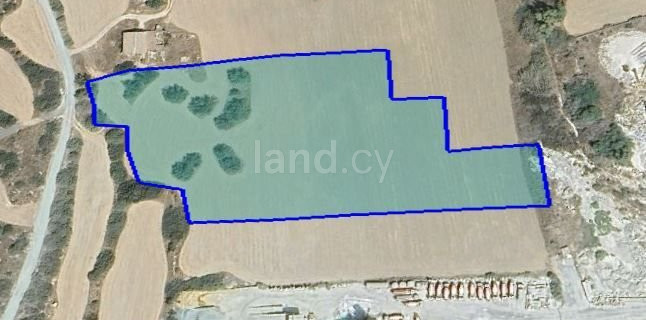 Landwirtschaftliches Grundstück in Limassol zu verkaufen