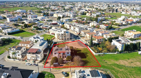 Campo residencial a la venta en Paralimni