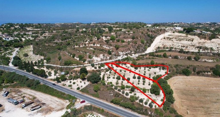 Tomt avsedd för boende till salu i Paphos