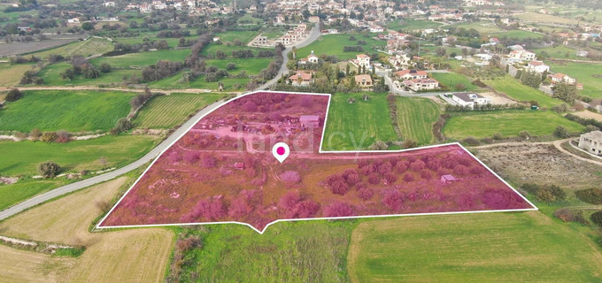 Поле на продажу в Лимассол