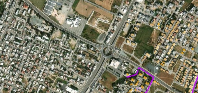 Kommersiellt fält till salu i Nicosia