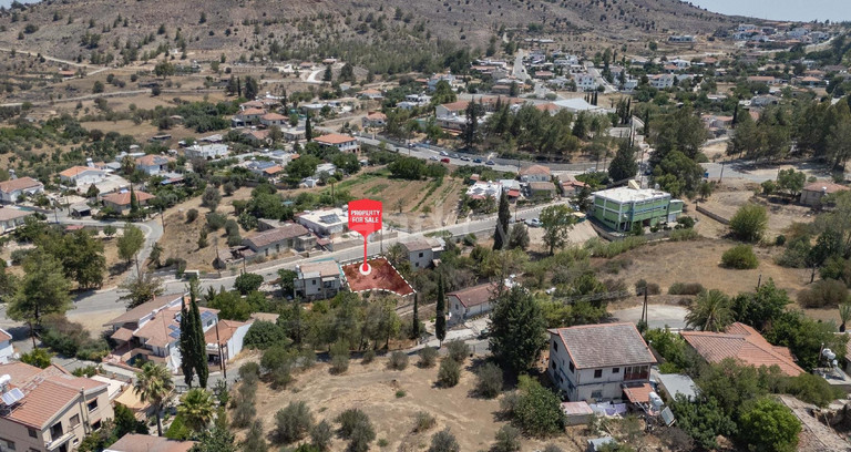 Fält avsett för boende till salu i Nicosia