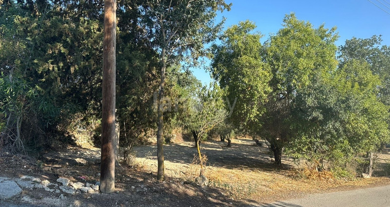 Жилой участок на продажу в Пафос