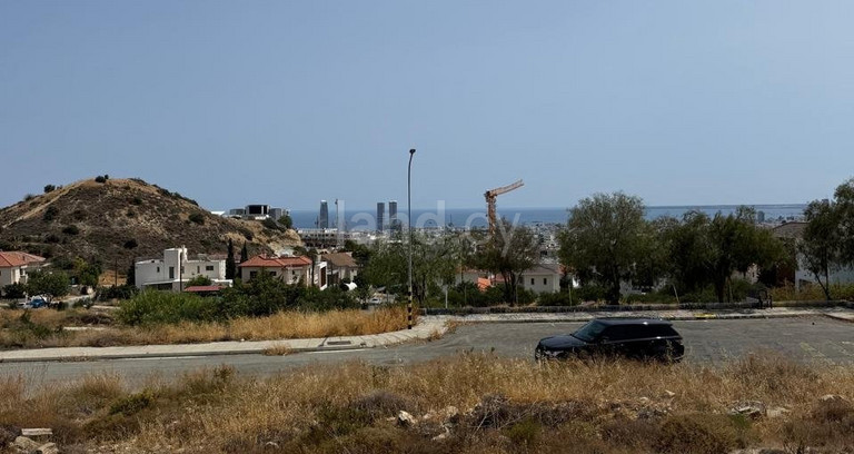 Tomt avsedd för boende till salu i Limassol