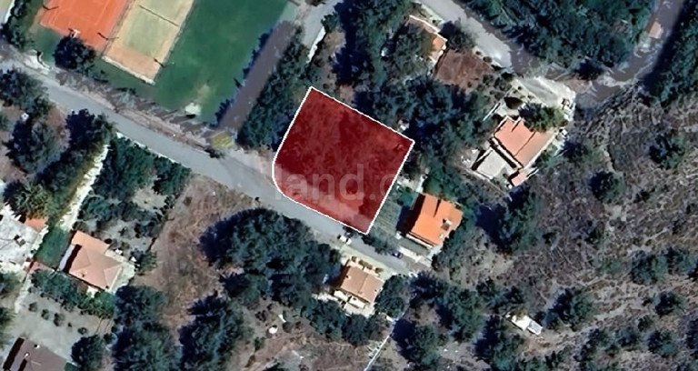 Туристическое поле на продажу в Лимассол