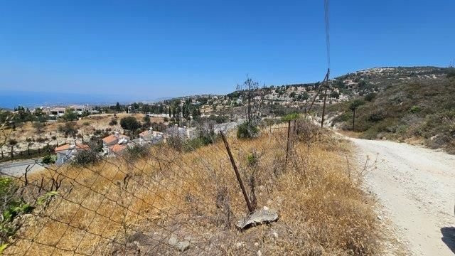 Fält avsett för boende till salu i Paphos