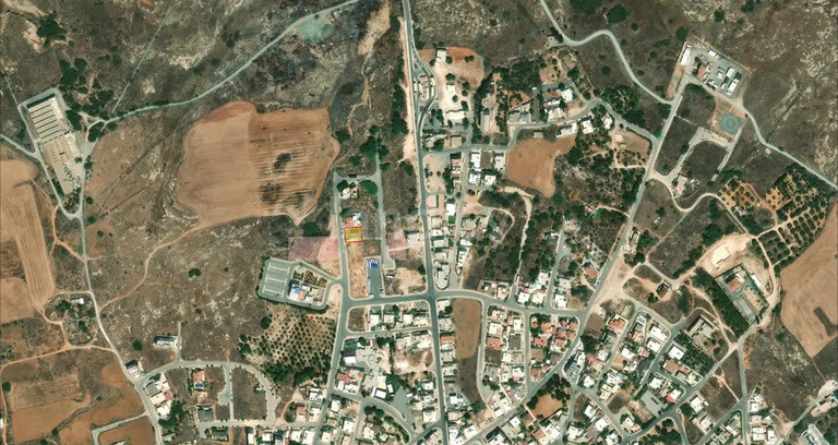 Parcela residencial a la venta en Deryneia