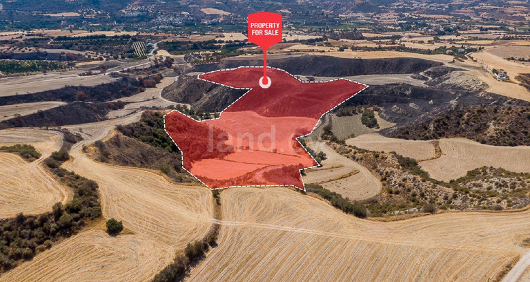 Jordbruksfält till salu i Paphos