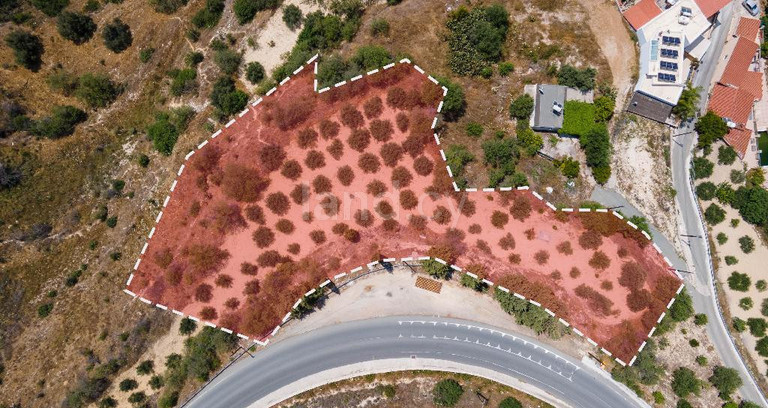 Fält avsett för boende till salu i Paphos