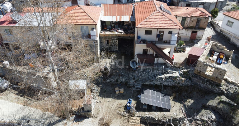 Жилой участок на продажу в Лимассол