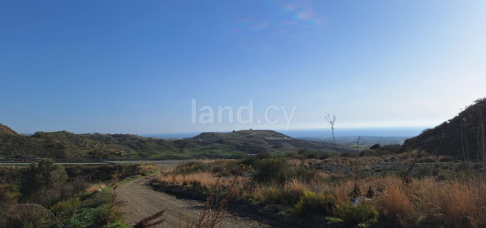 Жилой участок на продажу в Пафос