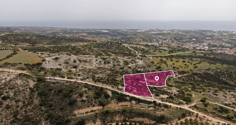 Fält till salu i Larnaca