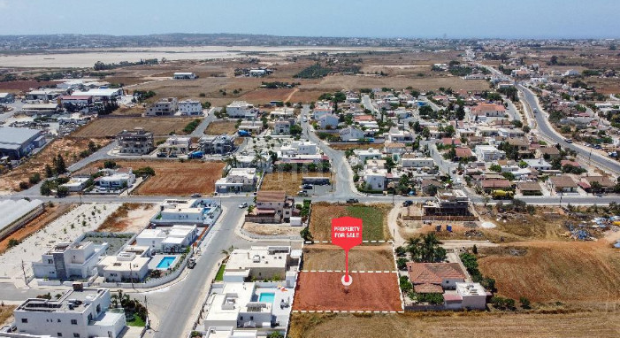 Wohnbaugrundstück in Deryneia zu verkaufen