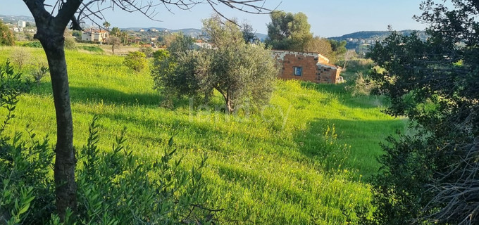 Fält avsett för boende till salu i Limassol