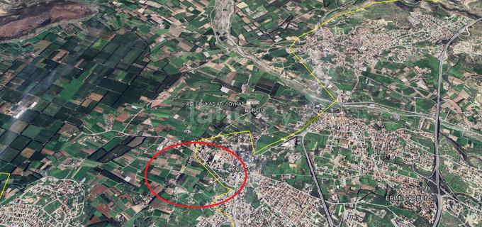 Fält avsett för boende till salu i Limassol