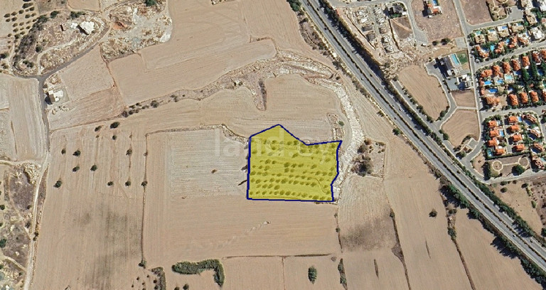 Жилой участок на продажу в Ларнака